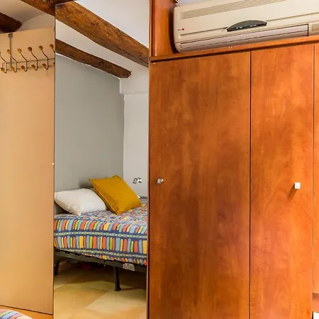 Fridays Flats Dreamy Duplex - Stylish Loft Barcelone