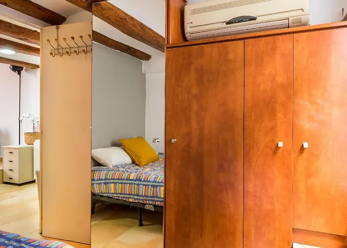 Fridays Flats Dreamy Duplex - Stylish Loft Hotel 3*